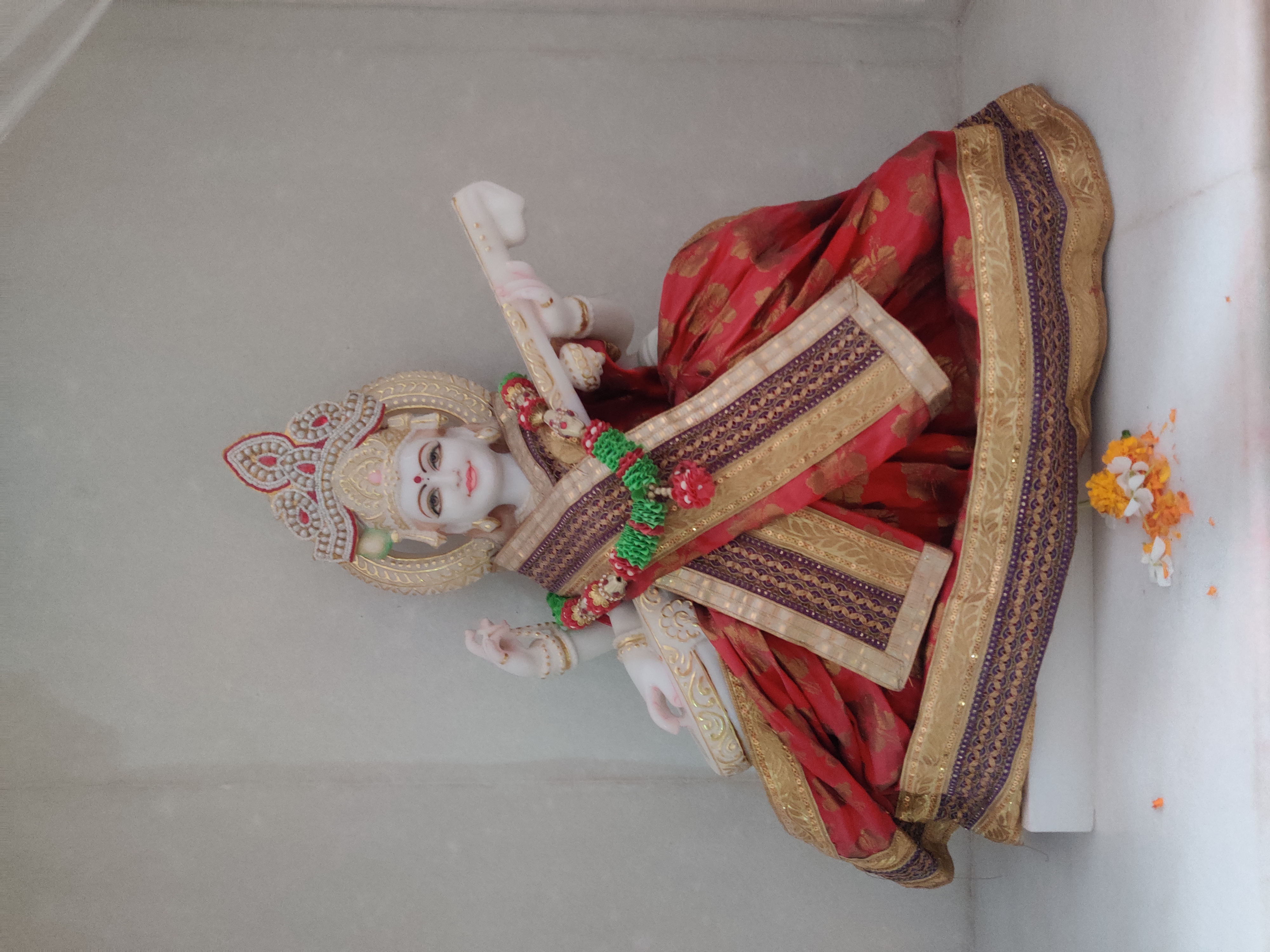 मंदिर परिसर